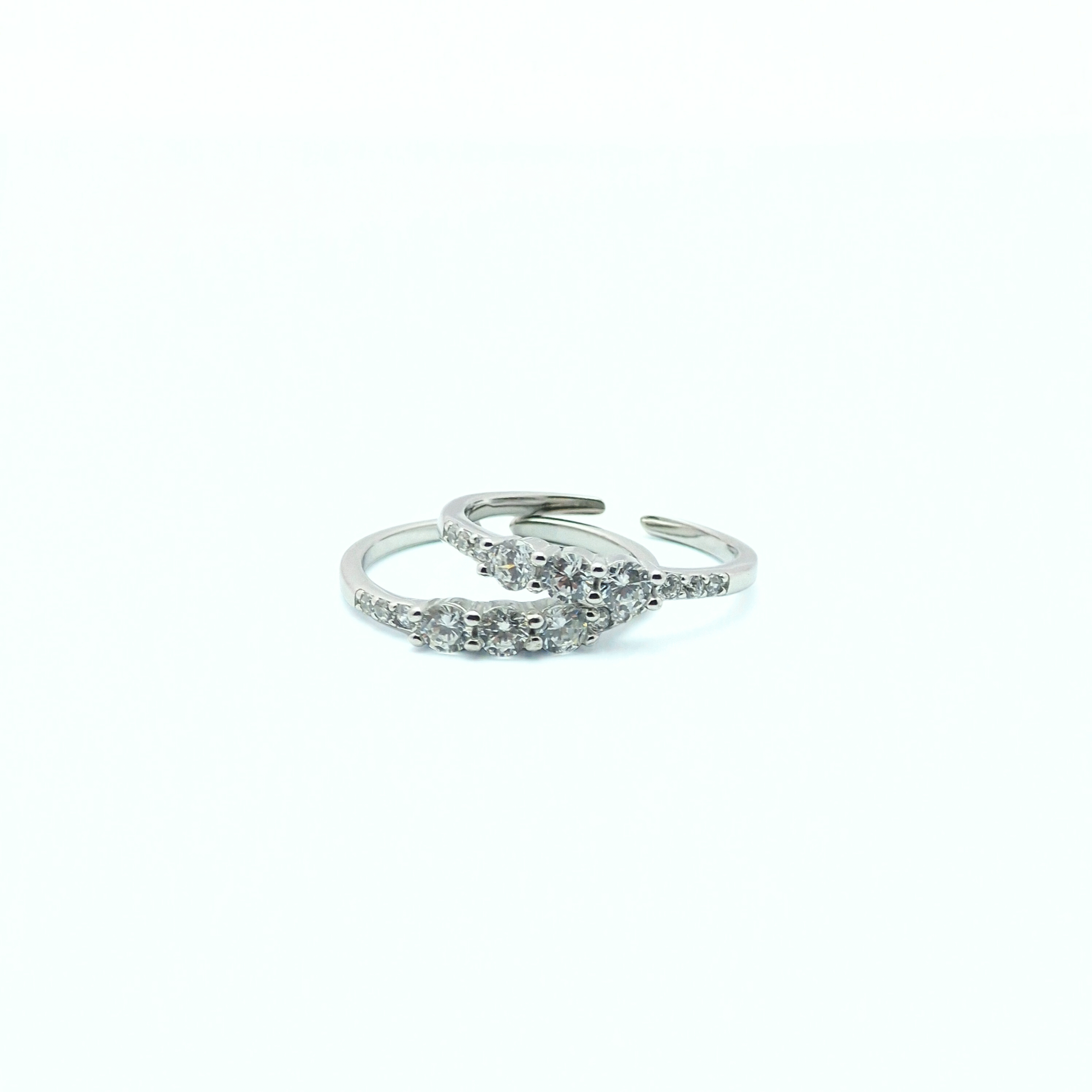 925 Silver Adjustable Zircon Toe Ring – Elegant Sparkle for Your Feet
