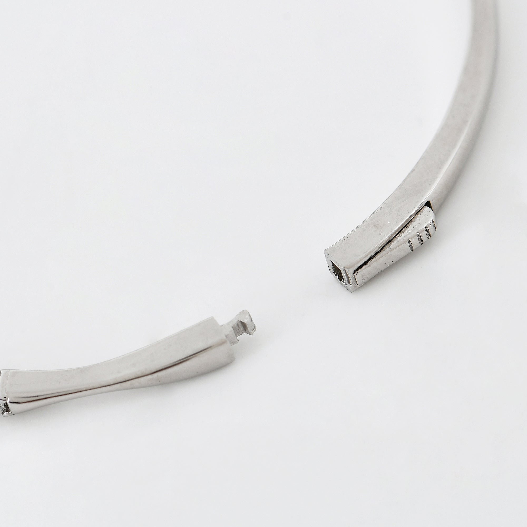 Linear Stone Bangle in 925 Sterling Silver