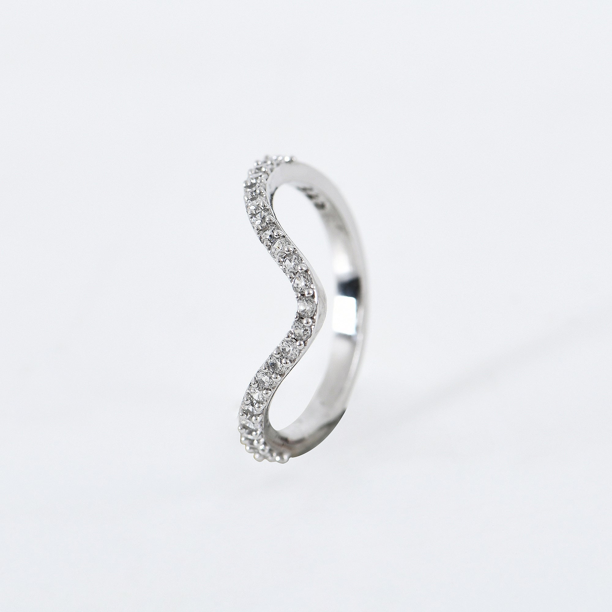 Serene Wave Ring in 925 Sterling Silver
