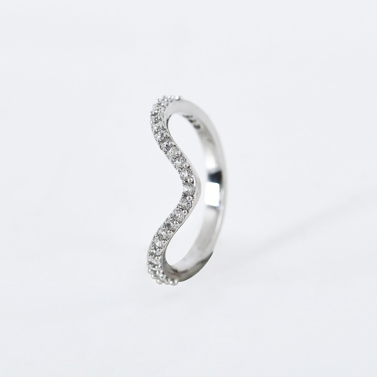 Serene Wave Ring in 925 Sterling Silver - Zeno Jewels