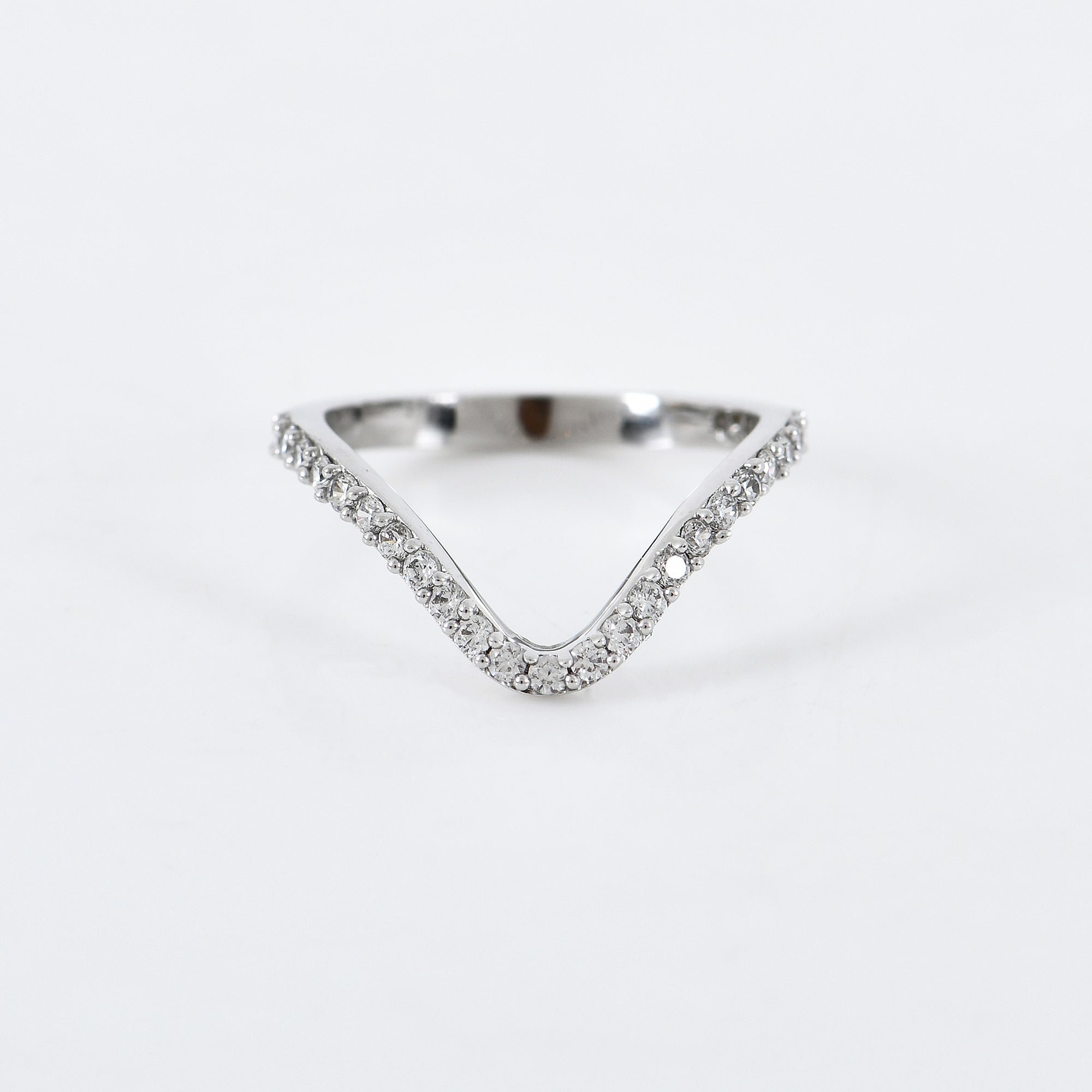 Serene Wave Ring in 925 Sterling Silver