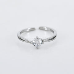 Zinnia Twist Solitaire Toe Rings in 925 Sterling Silver