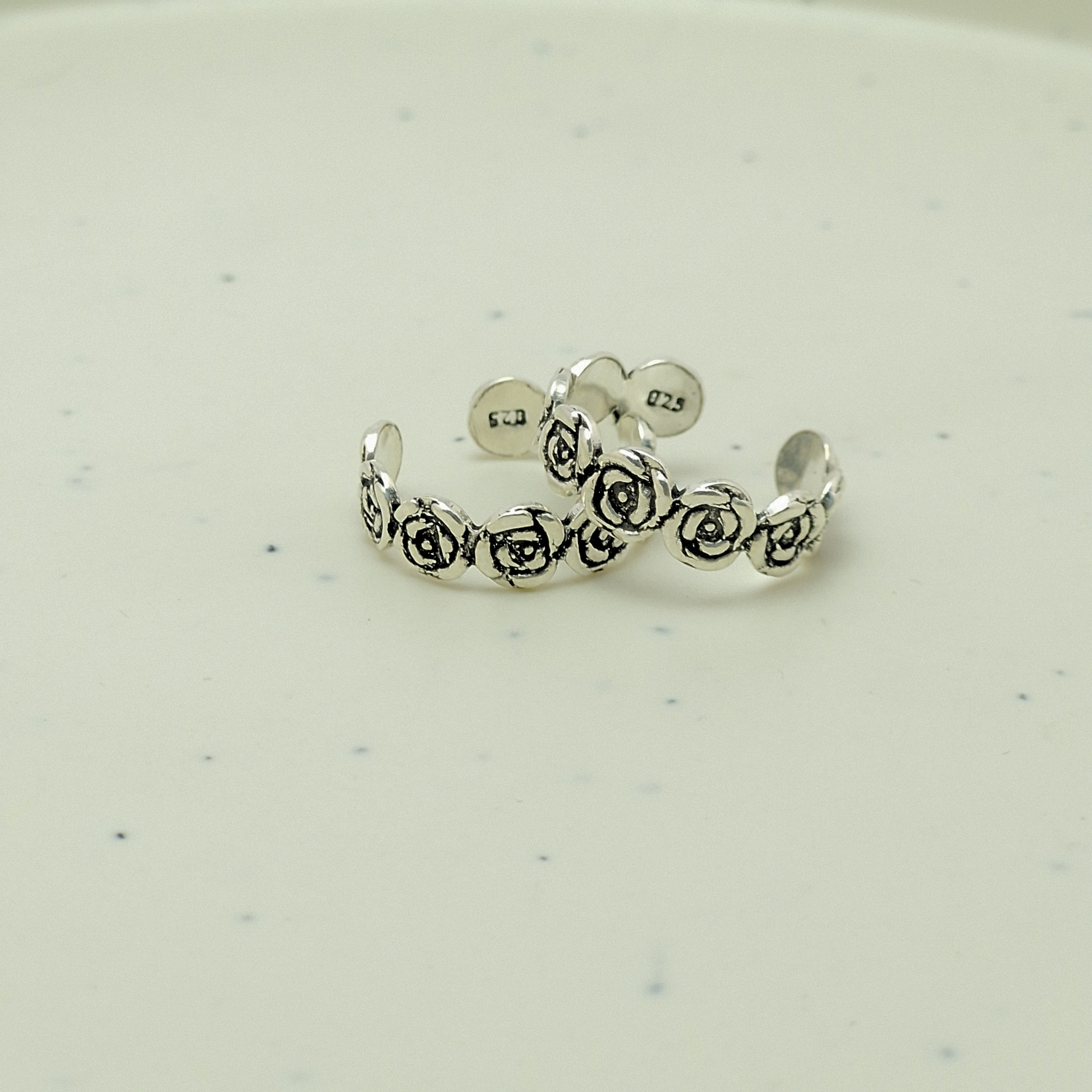 Oxidised 925 Silver Rose Toe Ring – Adjustable Tribal Design