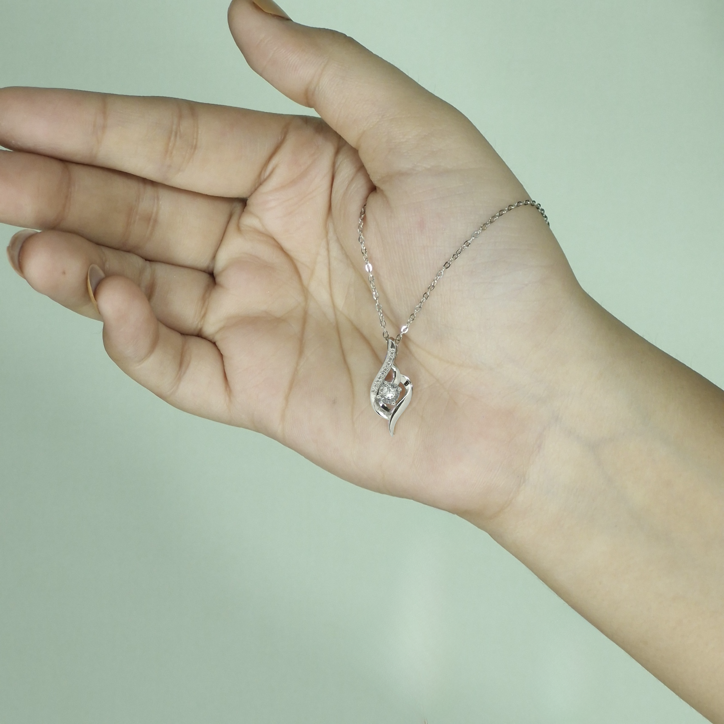 925 Silver Solitaire Twist Pendant Necklace with Chain – Zeno Jewels