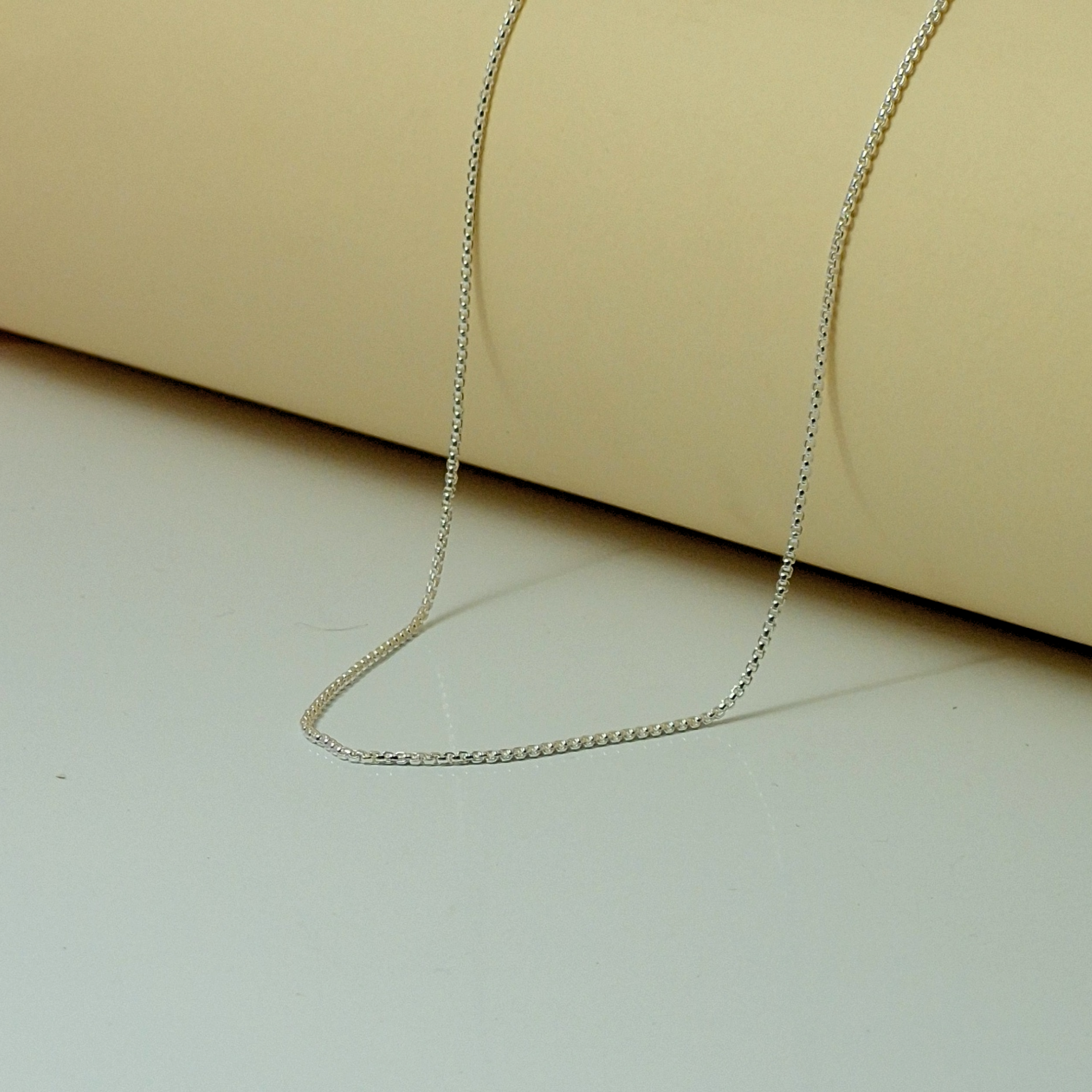 925 Sterling Silver Curb Chain Necklace – Durable & Stylish