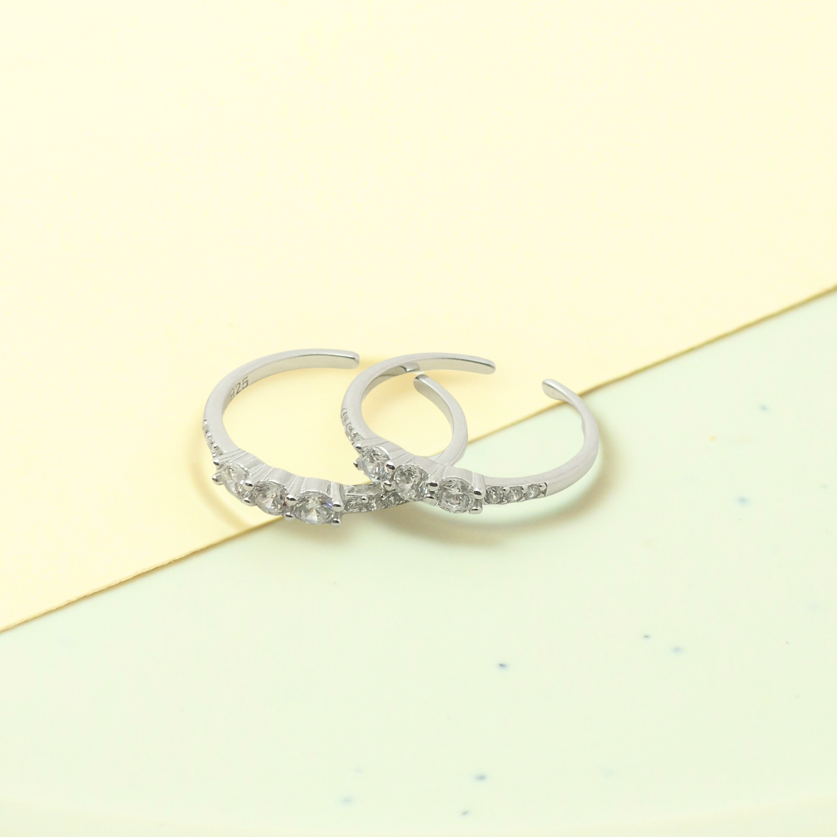 925 Silver Adjustable Zircon Toe Ring – Elegant Sparkle for Your Feet