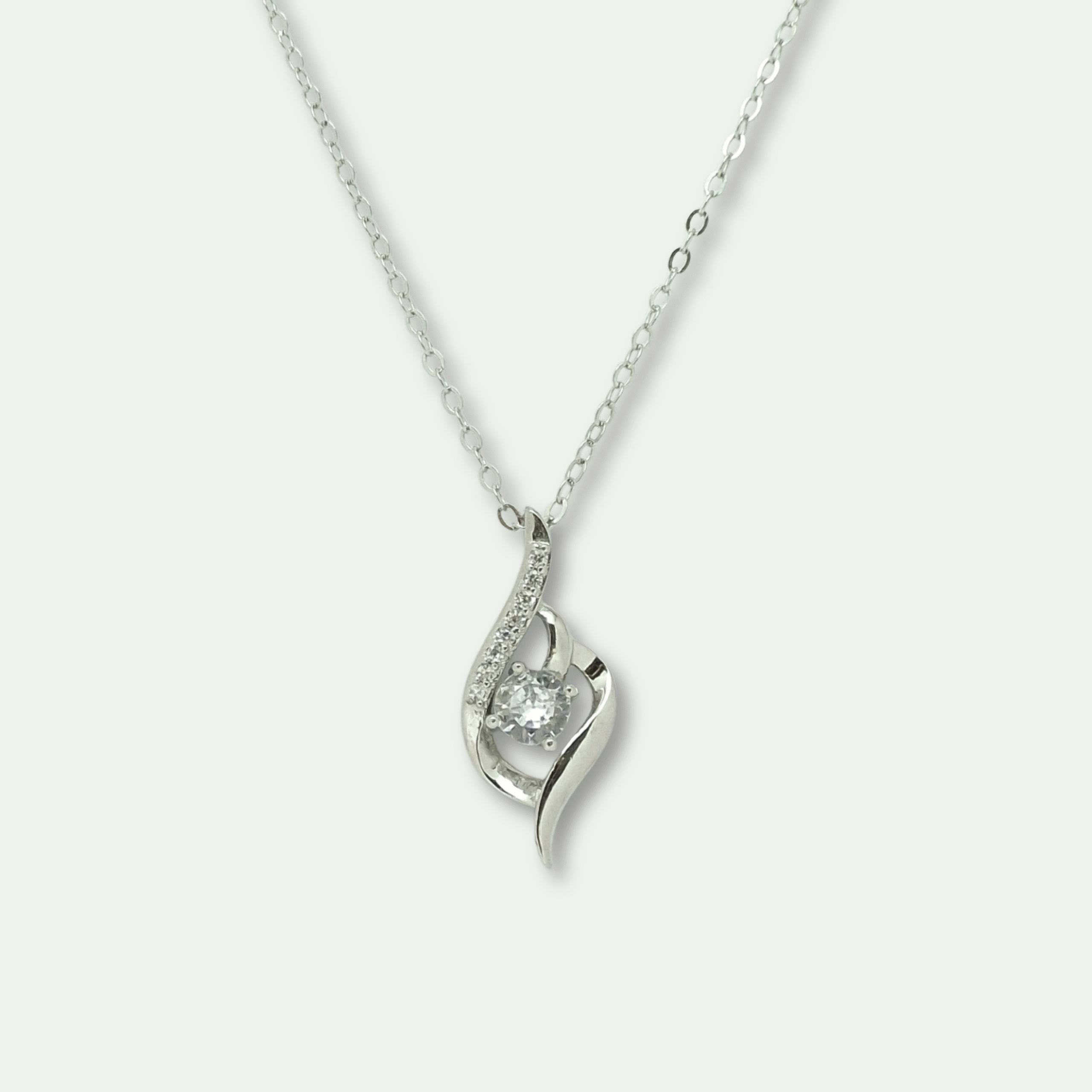 Solitaire Twist Pendant Necklace with Chain